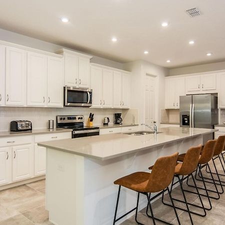 Brand New 9 Bedrooms House With Private Pool, Star Wars Game Room, Theme Rooms And Lake View Sa2145 基西米 外观 照片
