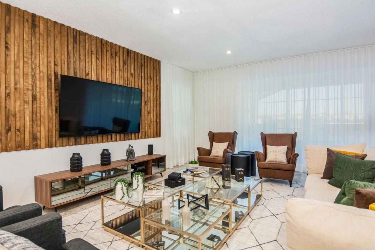 Brand New 9 Bedrooms House With Private Pool, Star Wars Game Room, Theme Rooms And Lake View Sa2145 基西米 外观 照片
